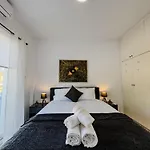Lavi's Haven 2b, Paphos, Pool Paphos