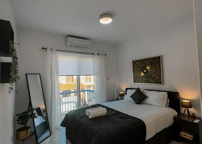 Lavi's Haven 2b, Paphos, Pool