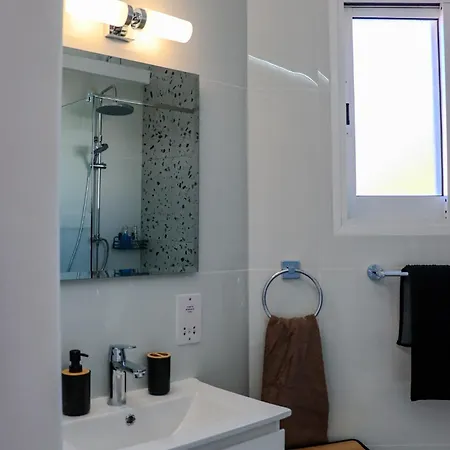 Lavi's Haven 2b, Paphos, Pool