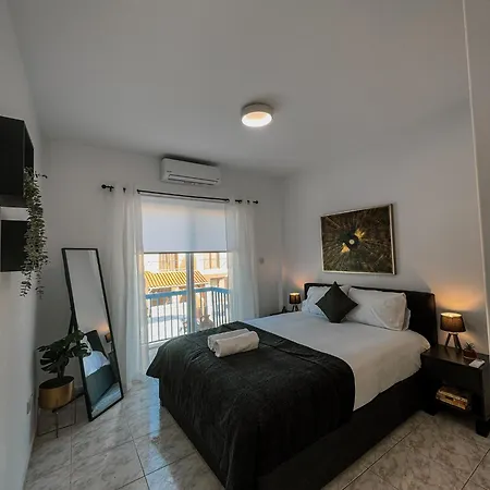 Lavi's Haven 2b, Paphos, Pool