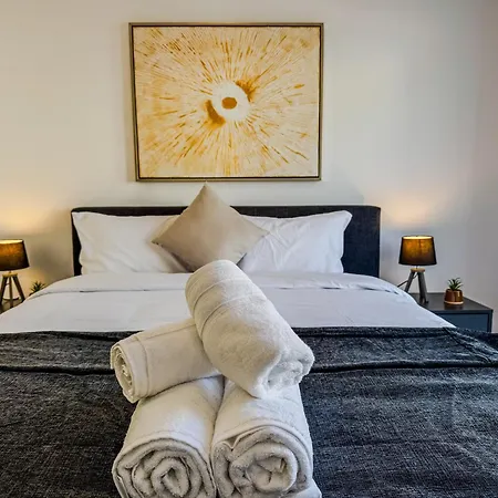 Lavi's Haven 2b, Paphos, Pool Apartment *