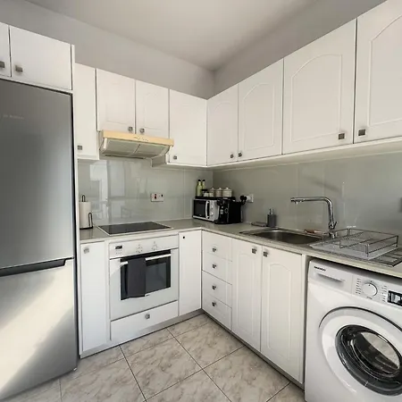 Lavi's Haven 2b, Paphos, Pool