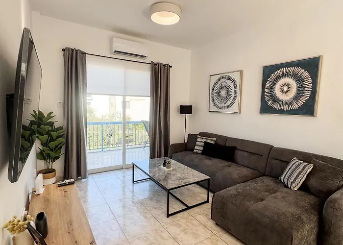 Lavi's Haven 2b, Paphos, Pool Paphos