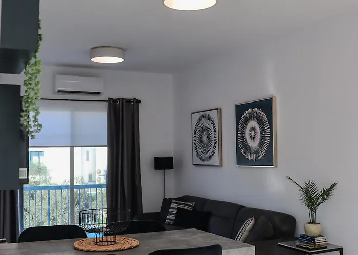 Lavi's Haven 2b, Paphos, Pool Appartement Paphos